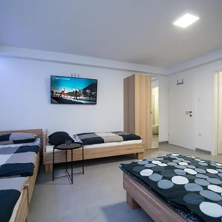 Teja * 克拉尼斯卡戈拉