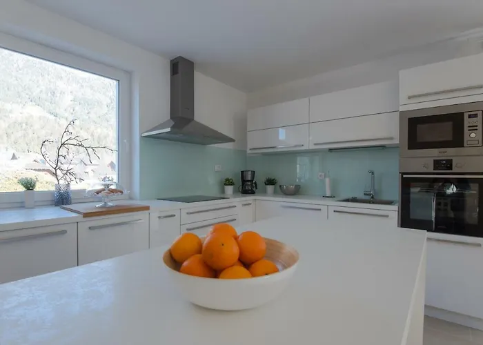 Teja * 克拉尼斯卡戈拉